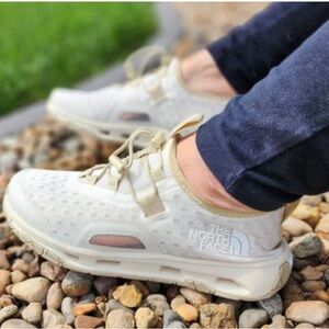 THE NORTH FACE SKAGIT Lifestyle Shoes Women's Earth Woman’s 9  faint dirt spots